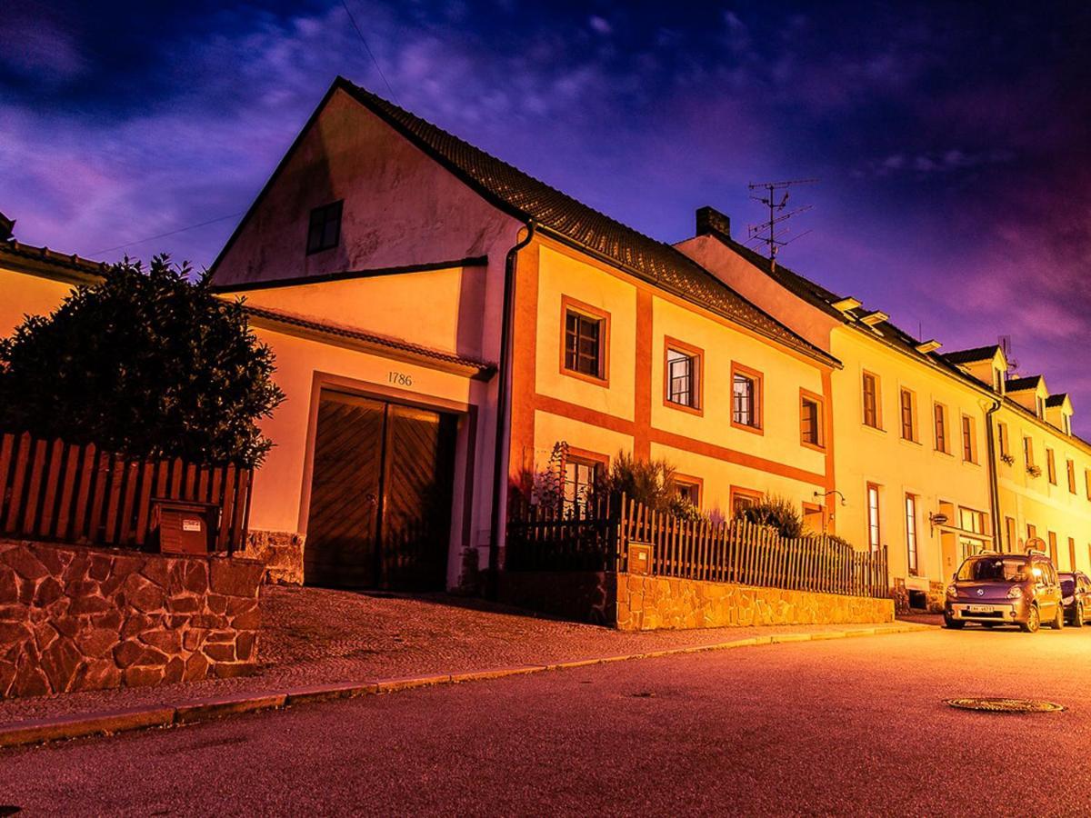 Penzion 1670 Nové Hrady Exterior foto